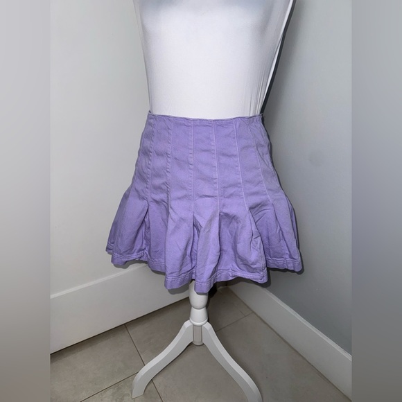 Alice + Olivia Carter Pleated Denim Mini Skirt/Size 29/US 4 - Picture 3 of 10